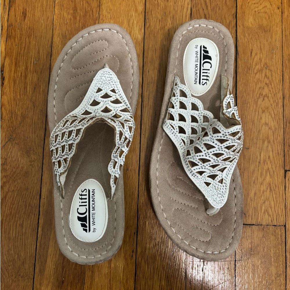Cliffs by White Mountain Wedge Sandals
